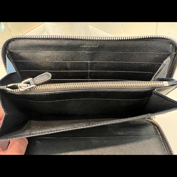 EUC Prada wallet with box - Picture 11 of 16